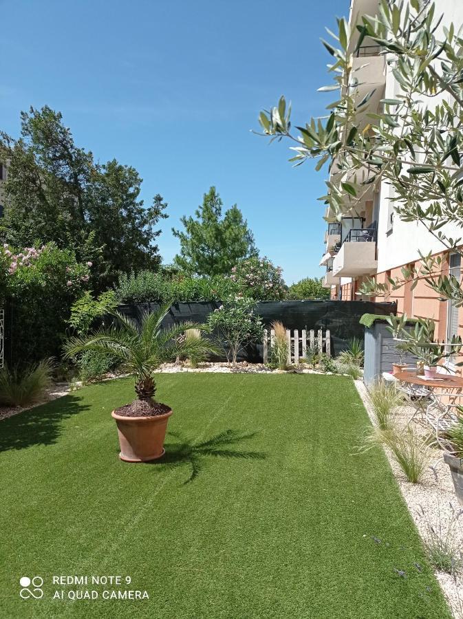 Les Jardins Du Ventoux Apartment Carpentras ภายนอก รูปภาพ